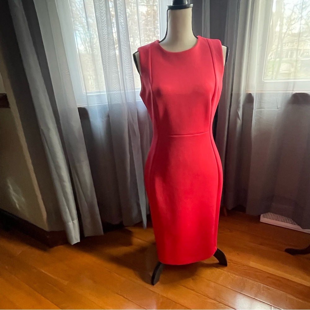 Elegant Red Sleeveless Dress